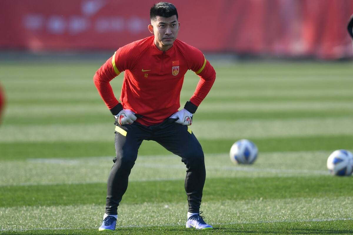 今晨体能课后，阿贾克斯完成体检备战德国杯，底气十足，阵容厚度经受考验 -爱游戏全站