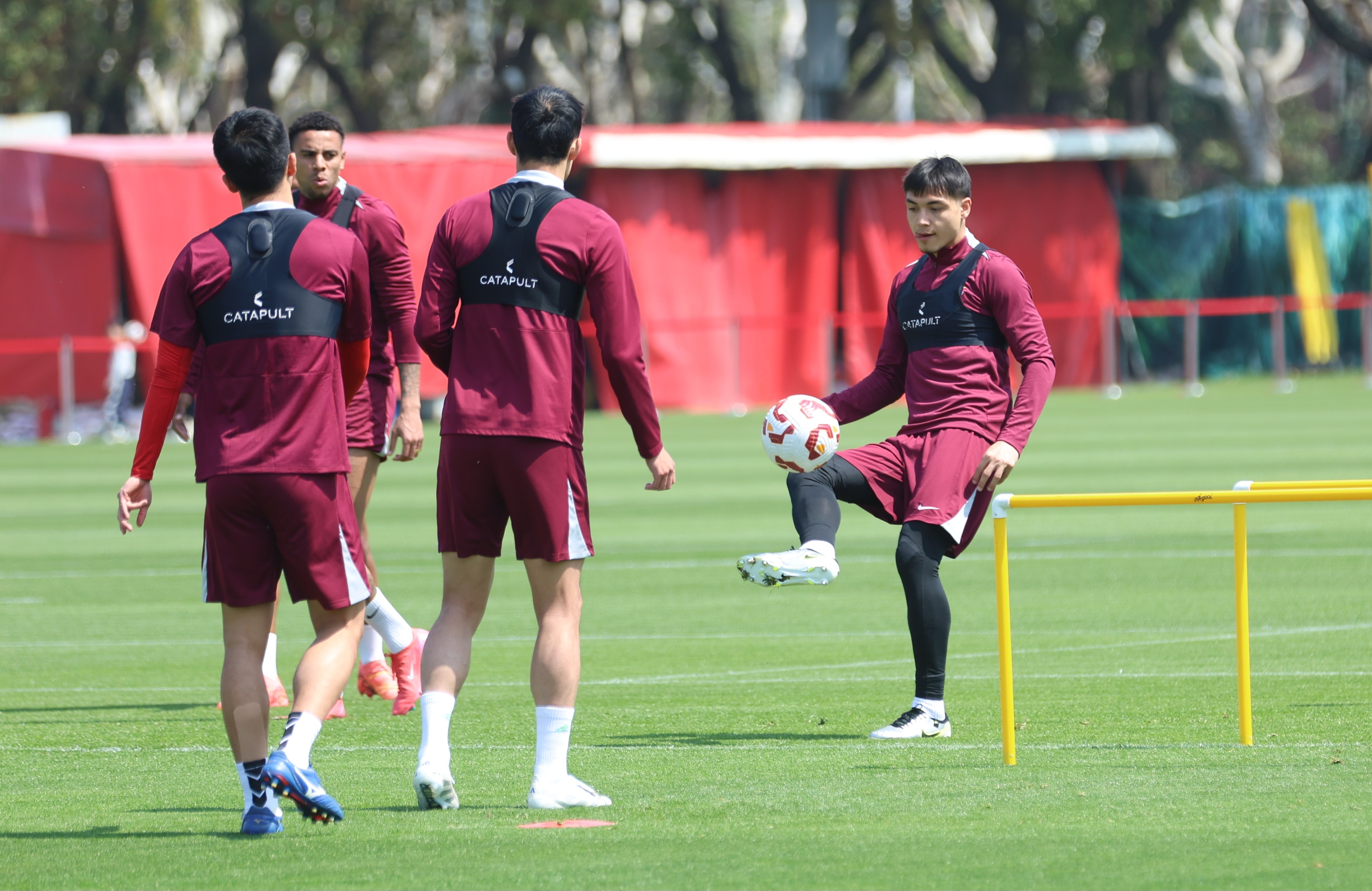 巴黎圣日耳曼训练开放日，清晨扳平良机引欢呼，德国杯在即，心理建设被强调 -爱游戏娱乐