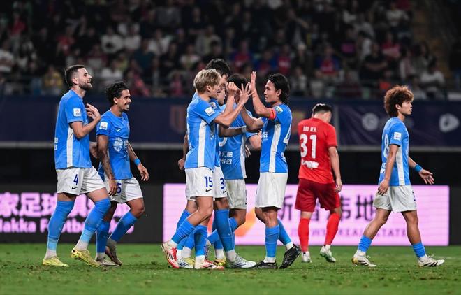 上海海港发布备战花絮，窗口期扳平良机，欧冠任务艰巨，资深球员宣示担当的简单介绍-爱游戏娱乐网站